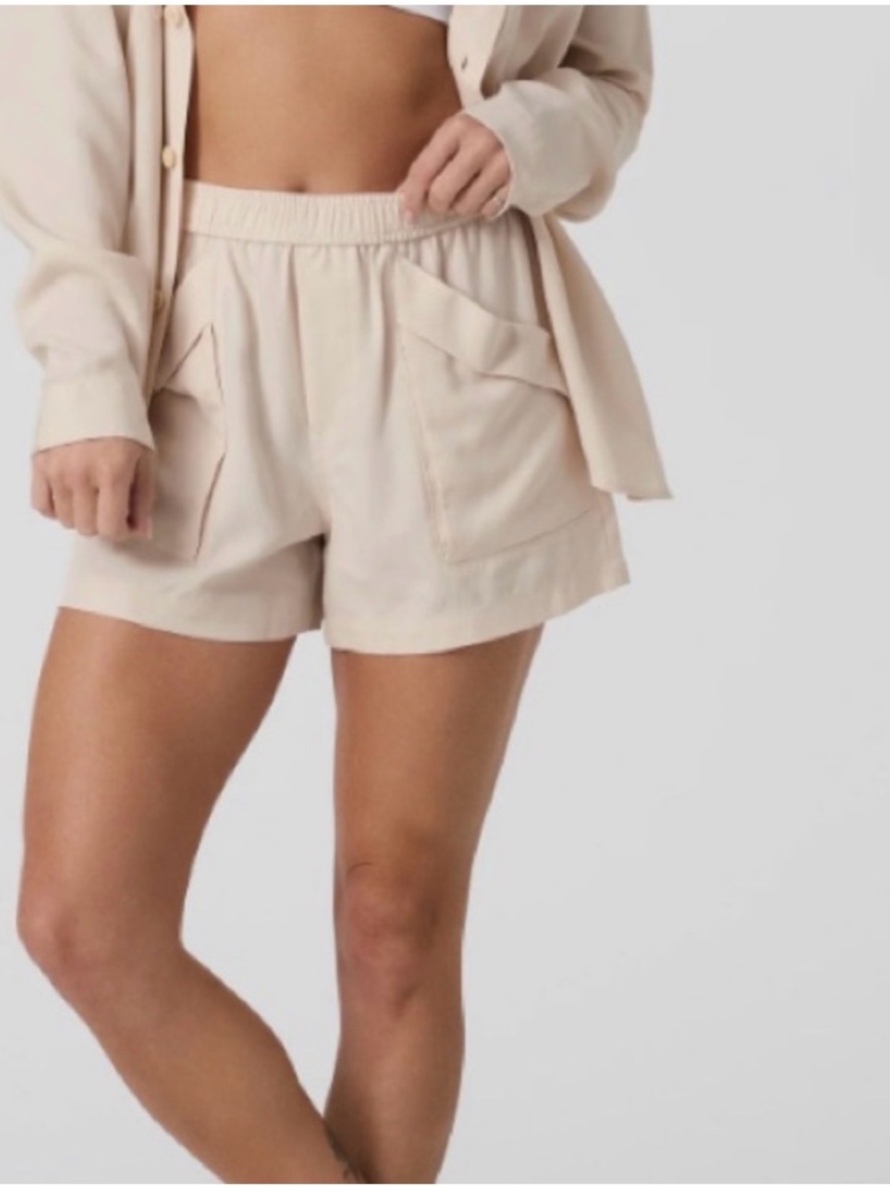 NWT! Vuori Trestles Twill Short Small - Sand Dollar Color